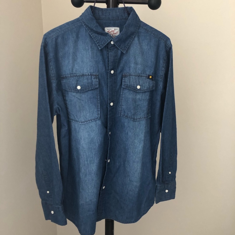 Lucky Brand Denim Shirt. - Picture 1 of 5